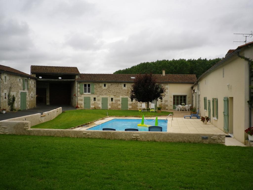 Hotel Logis Du Jacquelin Doussay Exterior foto